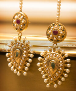 Alternative view of Paisley Round Choker Set